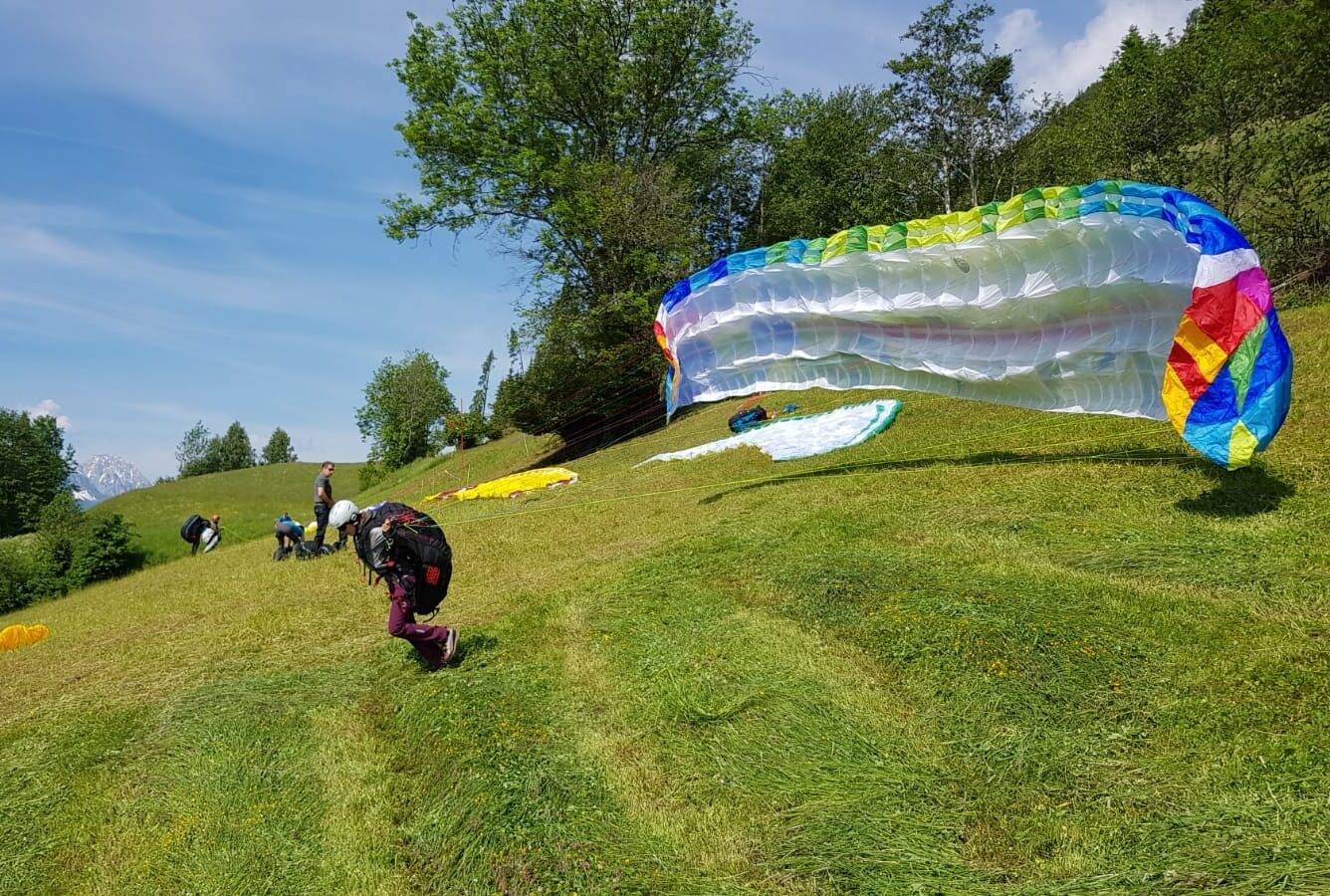 Paraglider beim Start in Oberkärnten